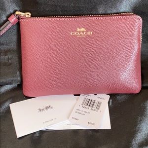*authentic* NEW Coach wristlet